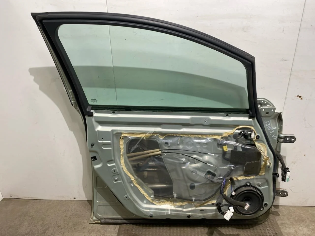 Nissan LEAF 2017-24 Ajtó, 4 ajtós, első, bal nézet 2