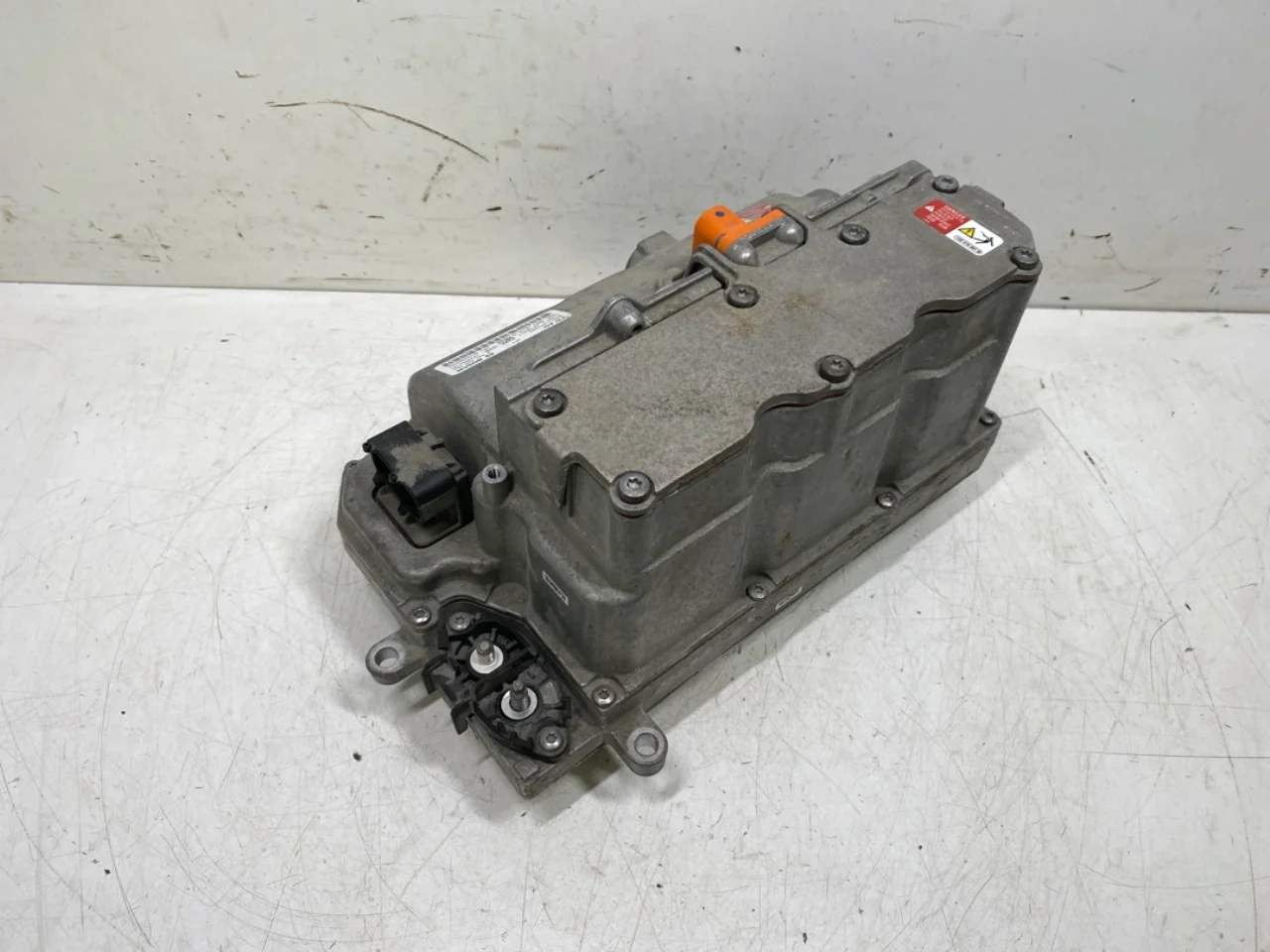 Volkswagen GOLF, E-GOLF VII 2013-20 Invertor, 12-220V vedere 3