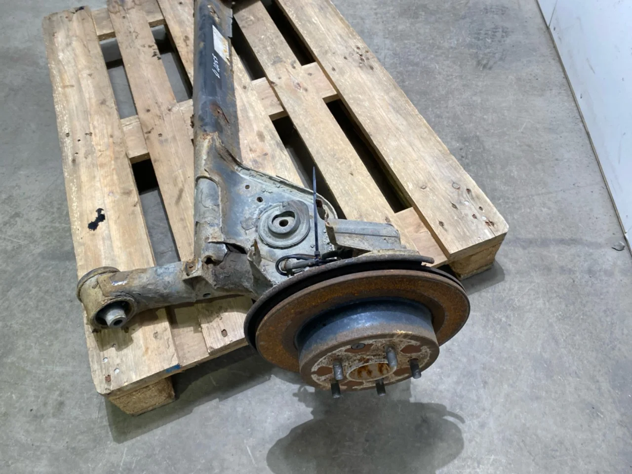 Nissan LEAF 2011-17 Rear suspension, other view 4