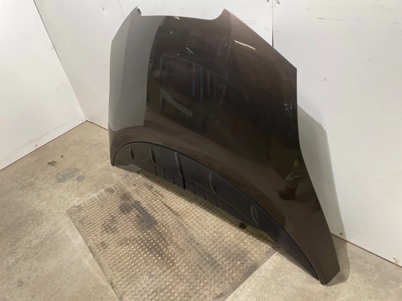 Nissan LEAF 2011-17 Bonnet view 3