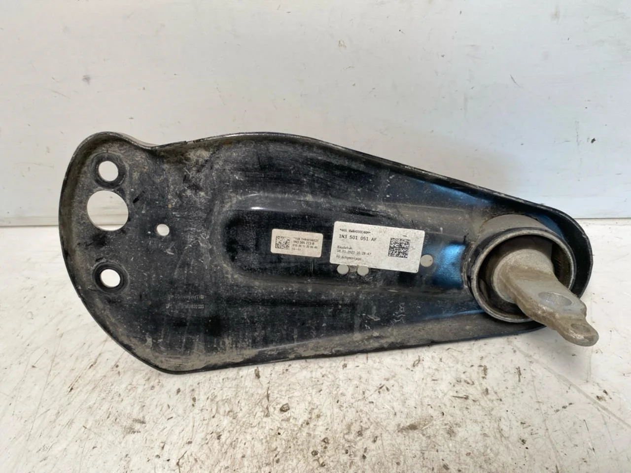 Volkswagen ID BUZZ/CARGO 2022- Control arm, rear left view 2
