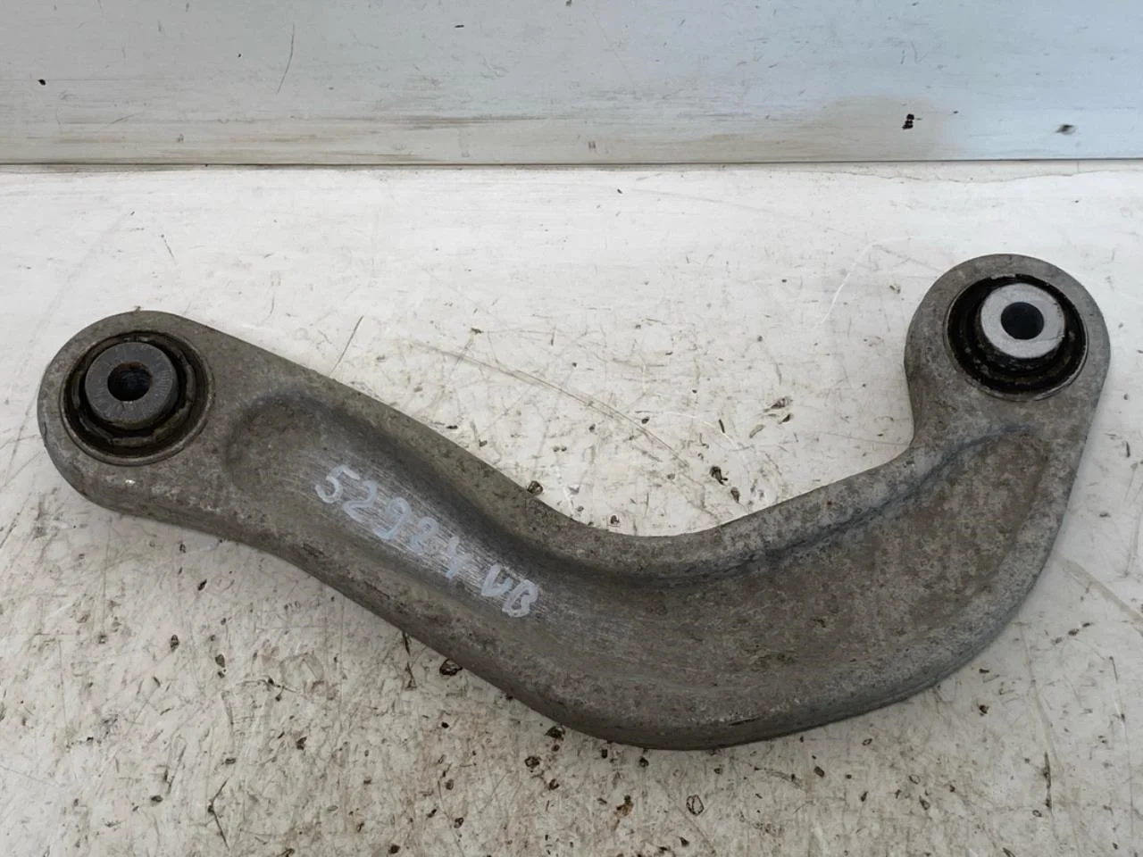 Volkswagen ID BUZZ/CARGO 2022- Control arm, rear left view 2