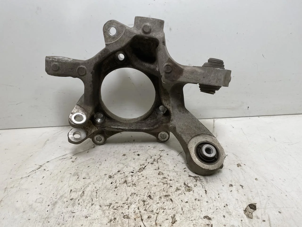 Hyundai IONIQ 5 NE 2022- Stub axle carrier, right rear view 3