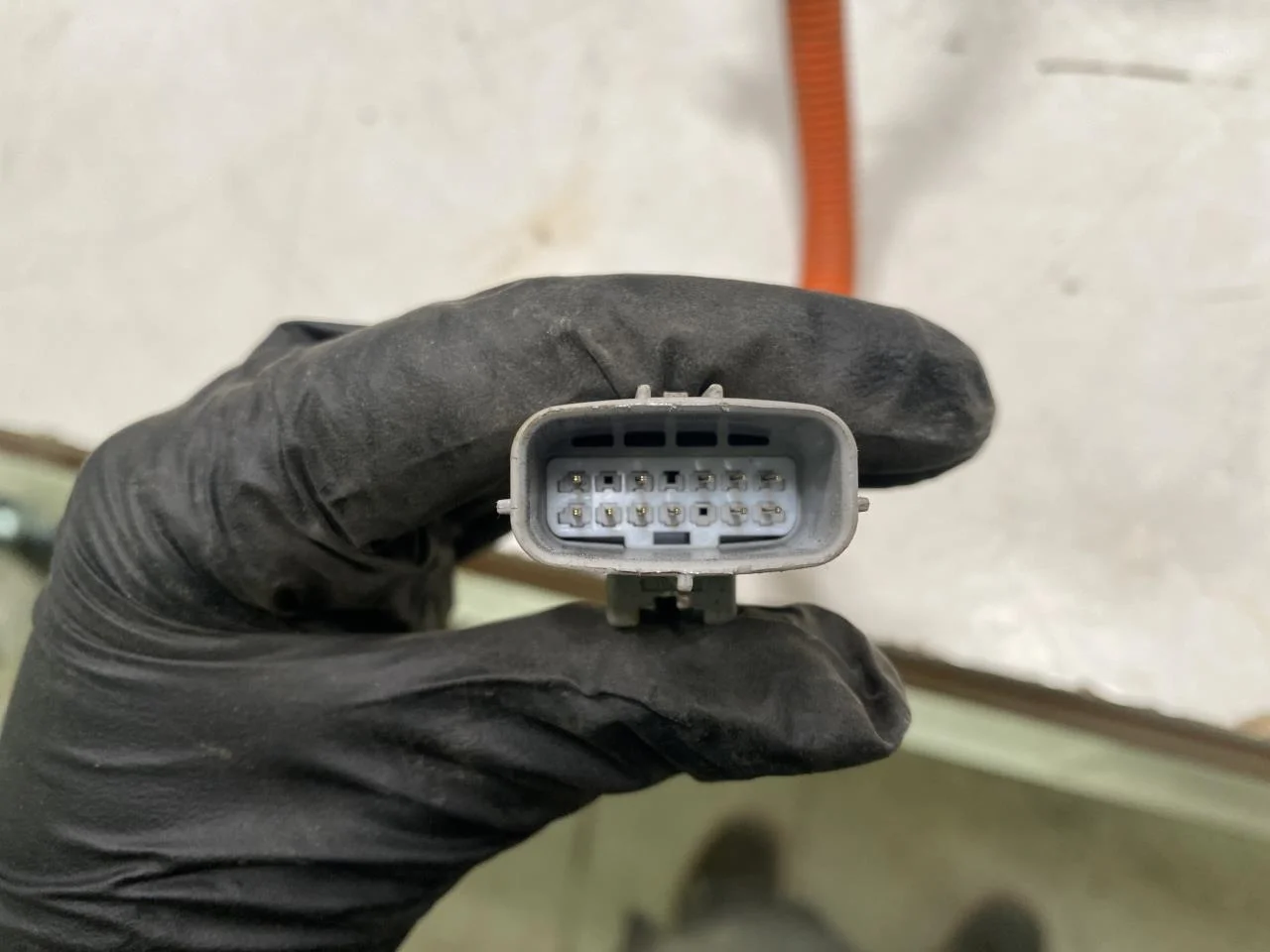 Peugeot PARTNER 2016-18 Invertor, 12-220V vedere 2