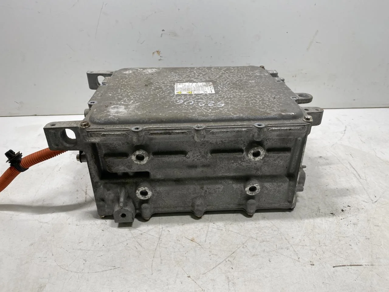 Peugeot PARTNER 2016-18 Invertor, 12-220V vedere 3