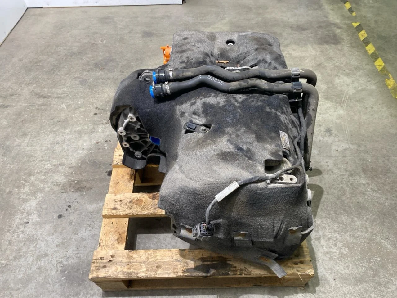 Hongqi E-HS9 2022- Elektromos motor, hátsó nézet 4