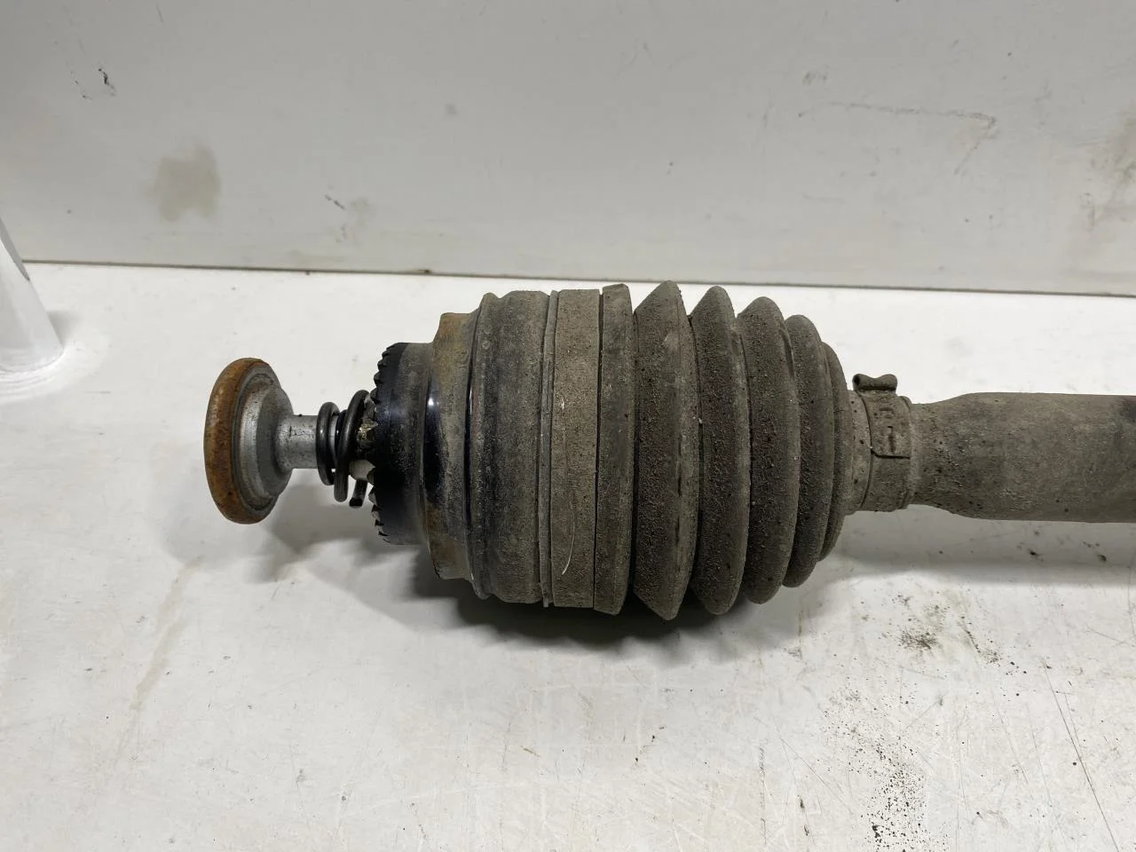 BMW I3 I01 2013-22 Rear right driveshaft view 2