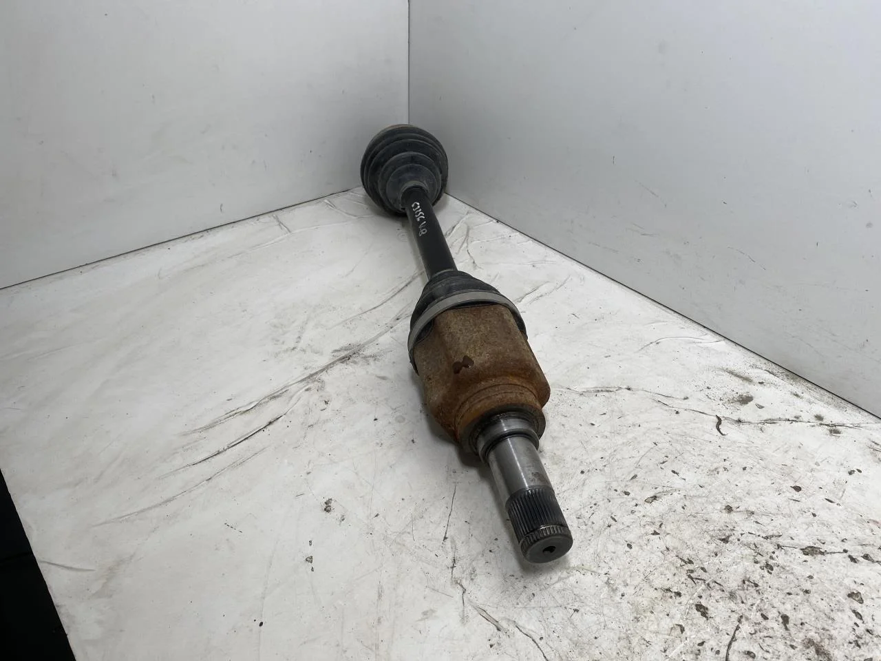 Volkswagen ID.7 TOURER 2024-> Rear left driveshaft view 3