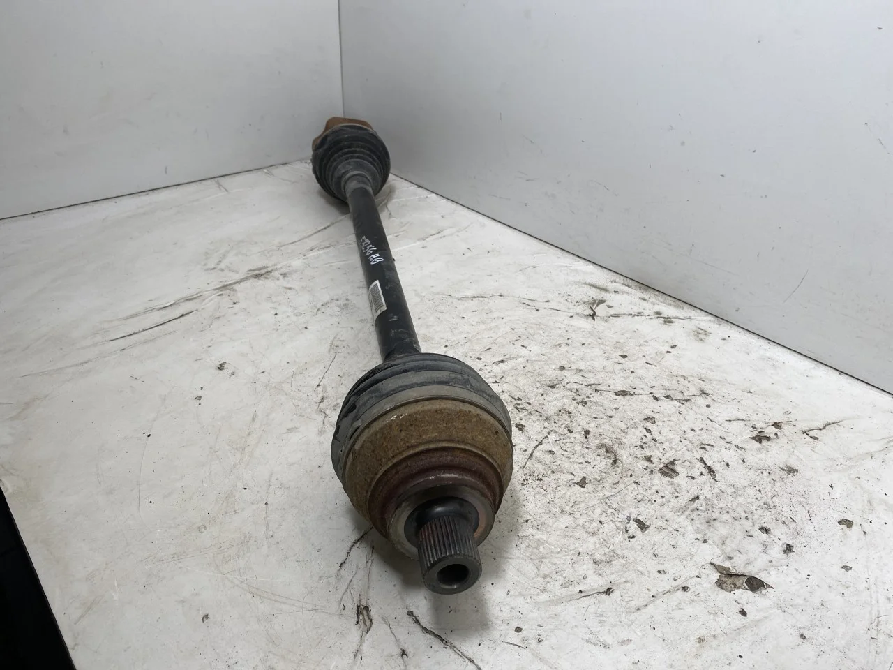 Volkswagen ID.7 TOURER 2024-> Rear right driveshaft view 3