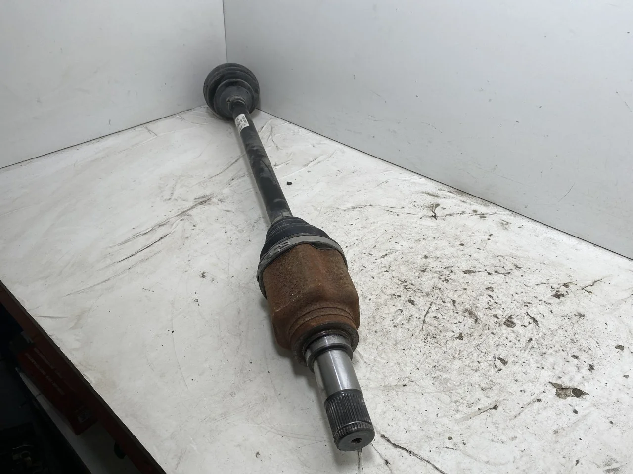 Volkswagen ID.7 TOURER 2024-> Rear right driveshaft view 4