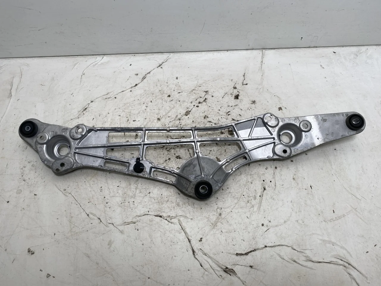 Volkswagen ID.7 TOURER 2024-> Windshield wiper linkage view 3