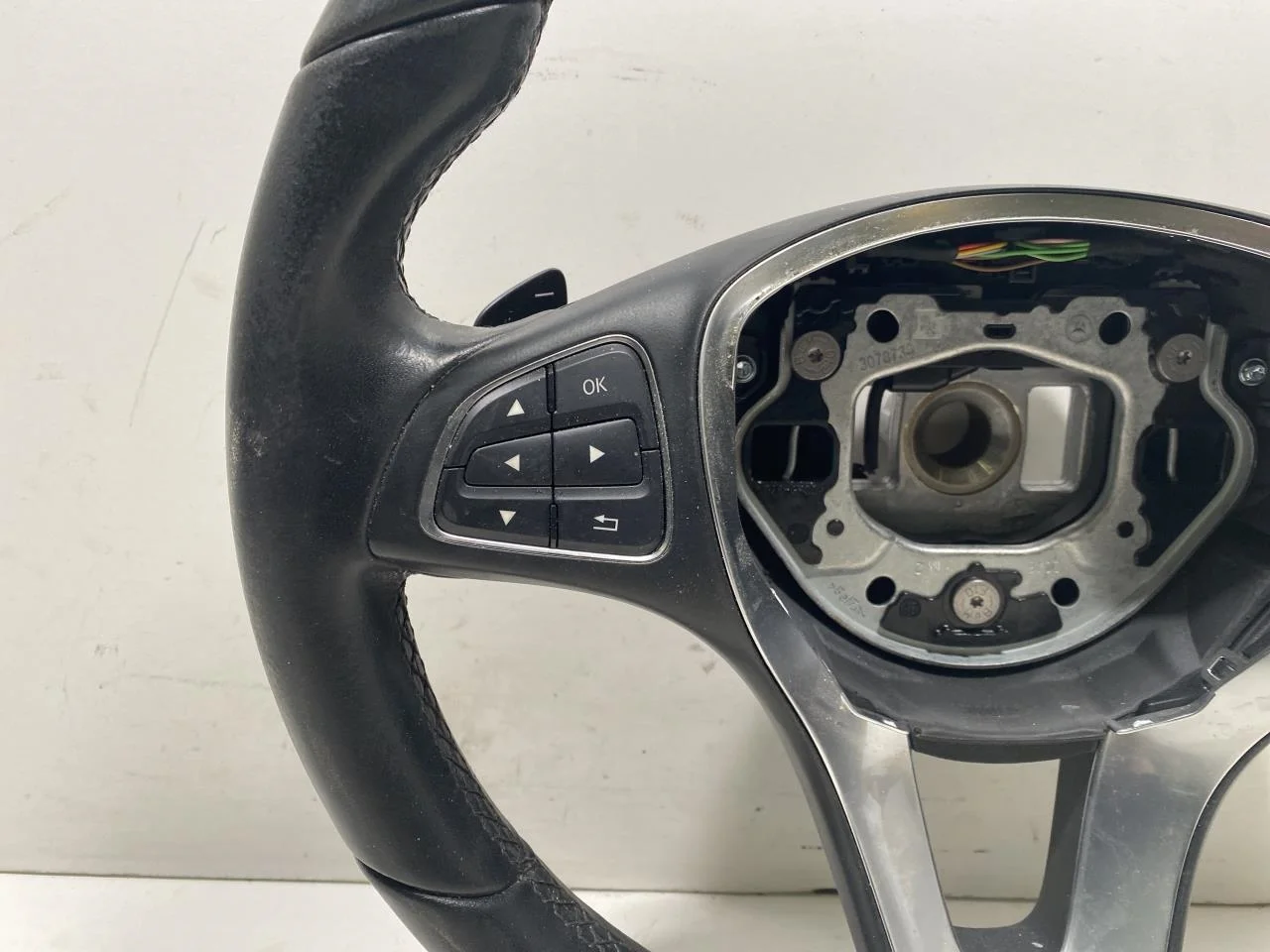 Mercedes B 180-200 W246/W242 2012-19 Steering wheel view 2