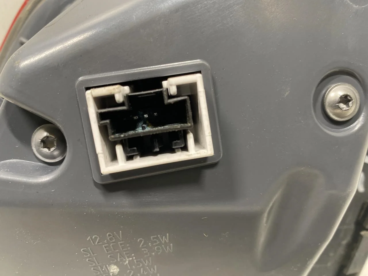 Mercedes B 180-200 W246/W242 2012-19 Hátsó lámpa, bal, csomagtérajtón (belső) nézet 4