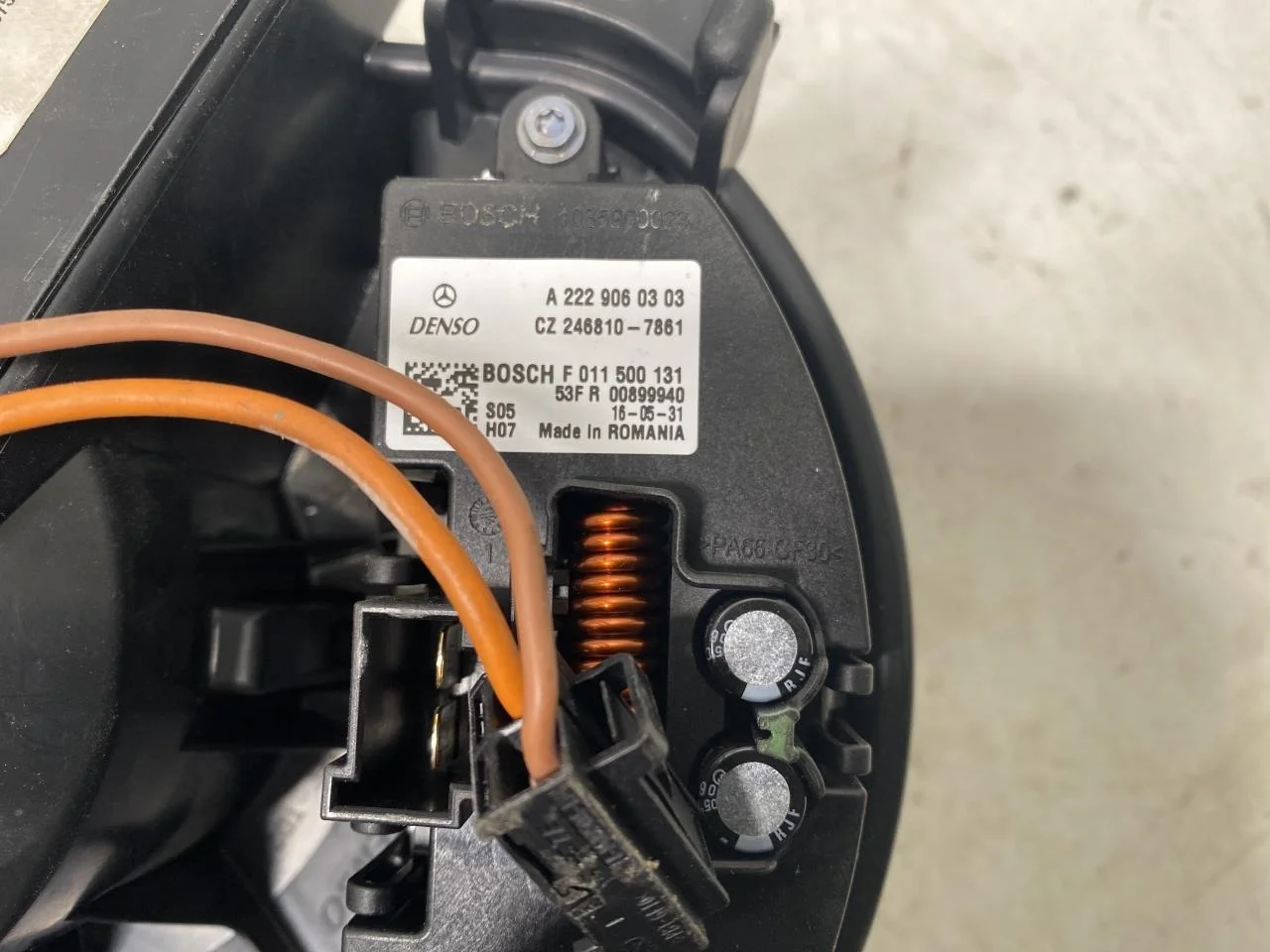 Mercedes B 180-200 W246/W242 2012-19 Heater blower motor view 3