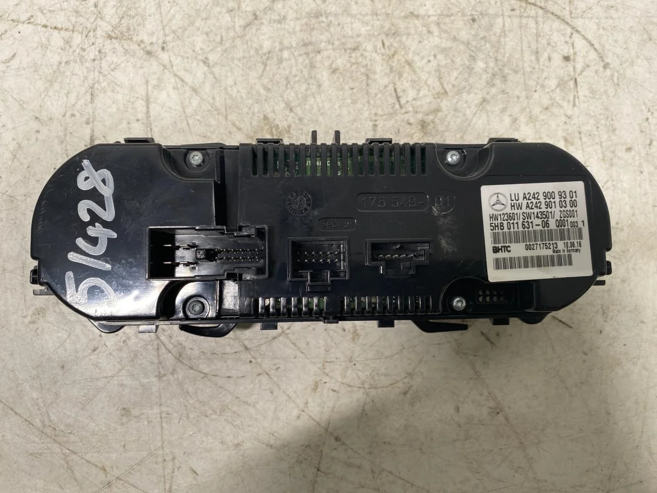 Mercedes B 180-200 W246/W242 2012-19 Heater control unit view 2