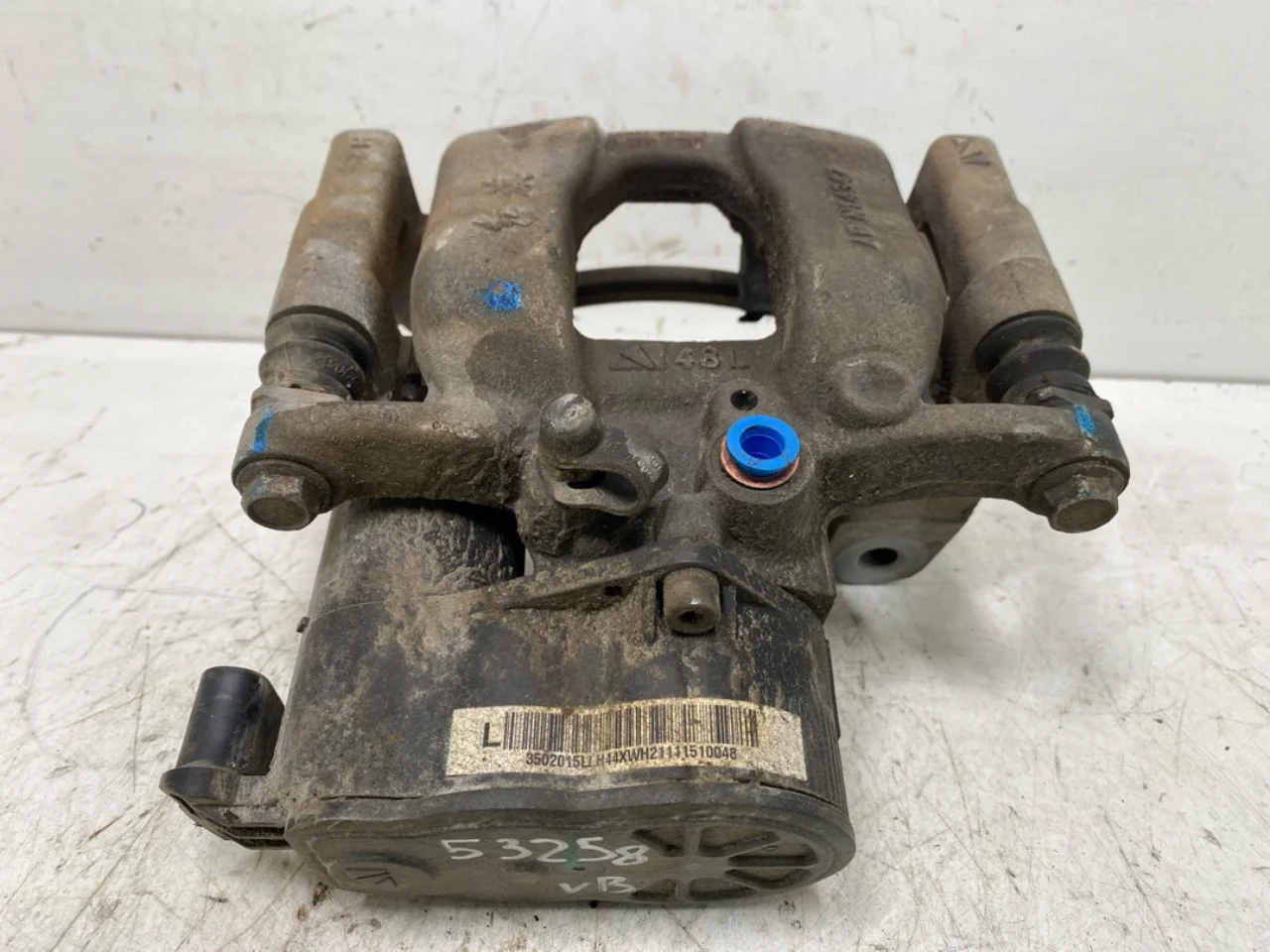 Hongqi E-HS9 2022- Rear left brake caliper view 4