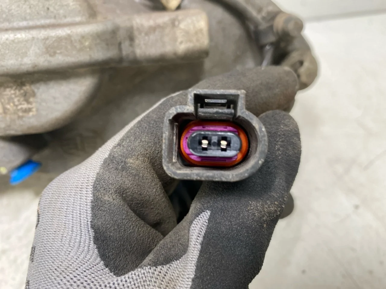 Hongqi E-HS9 2022- Front left brake caliper view 3