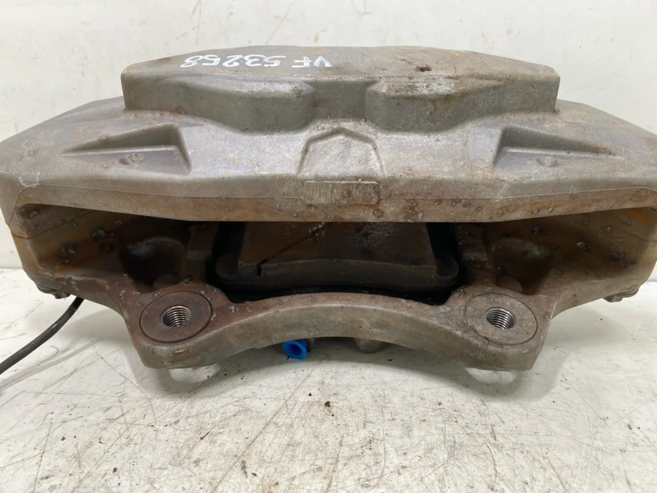 Hongqi E-HS9 2022- Front left brake caliper view 4