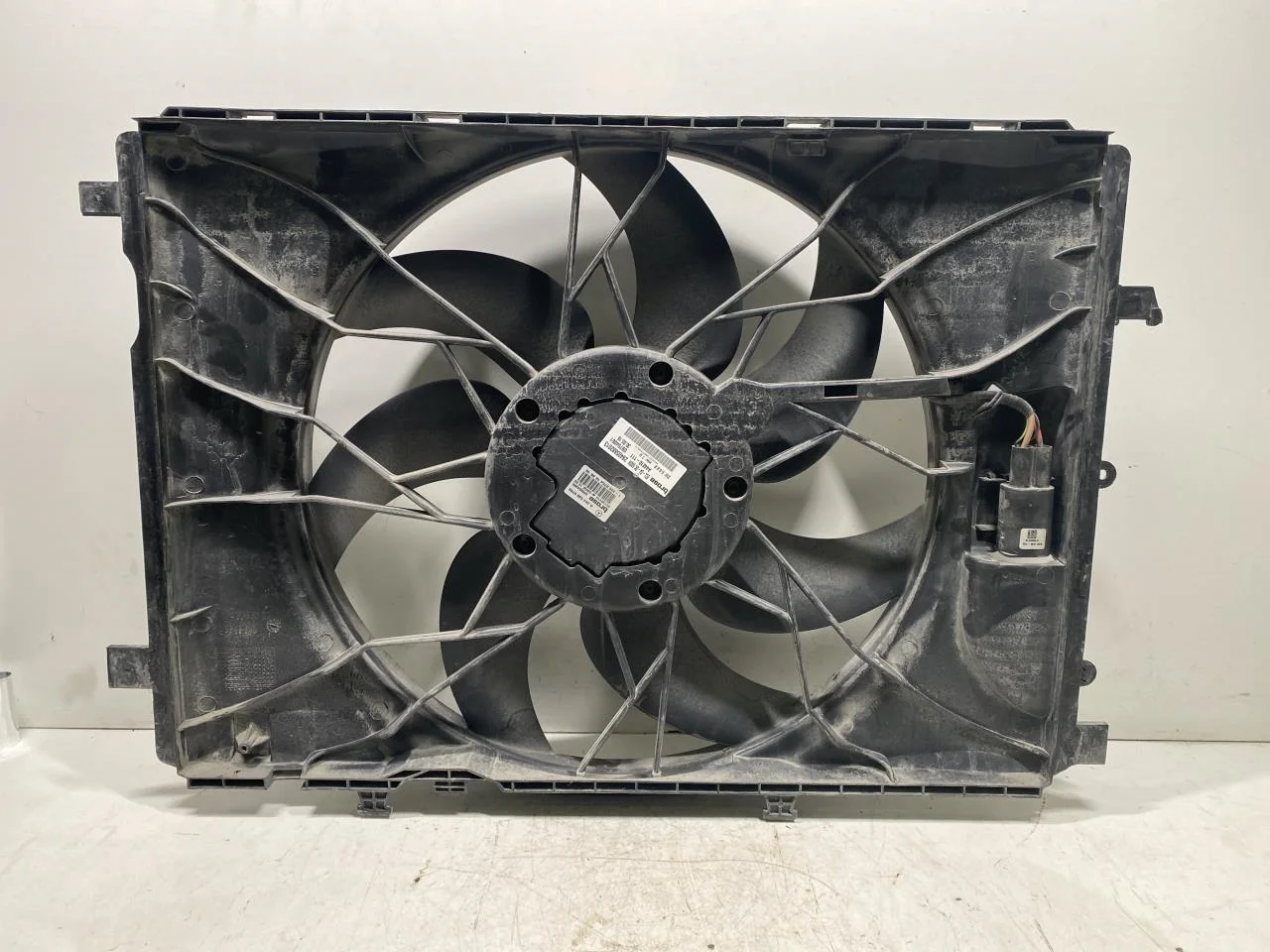 Mercedes B 180-200 W246/W242 2012-19 Electric cooling fan view 3