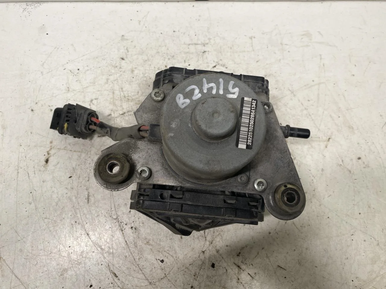 Mercedes B 180-200 W246/W242 2012-19 Vacuum pump view 2
