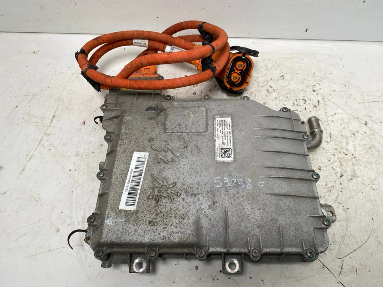 Hongqi E-HS9 2022- Inverter, 12-220V