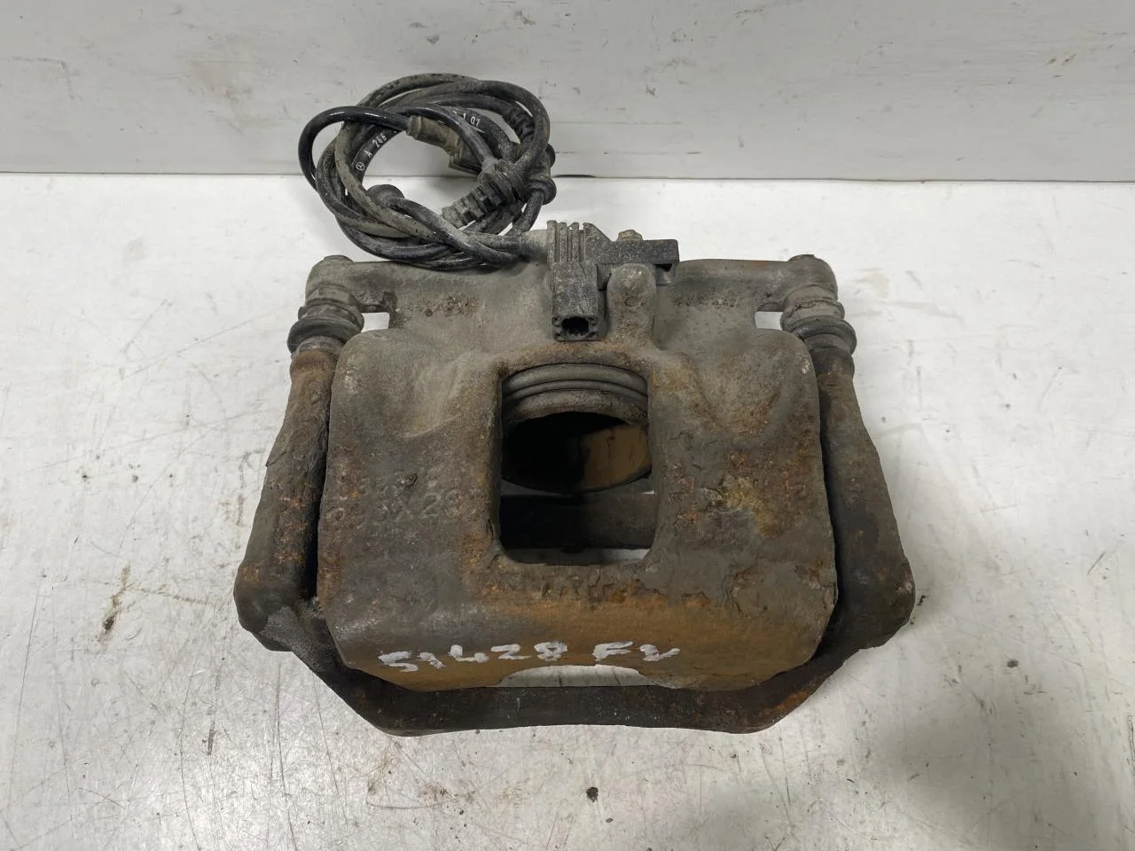 Mercedes B 180-200 W246/W242 2012-19 Front left brake caliper view 2