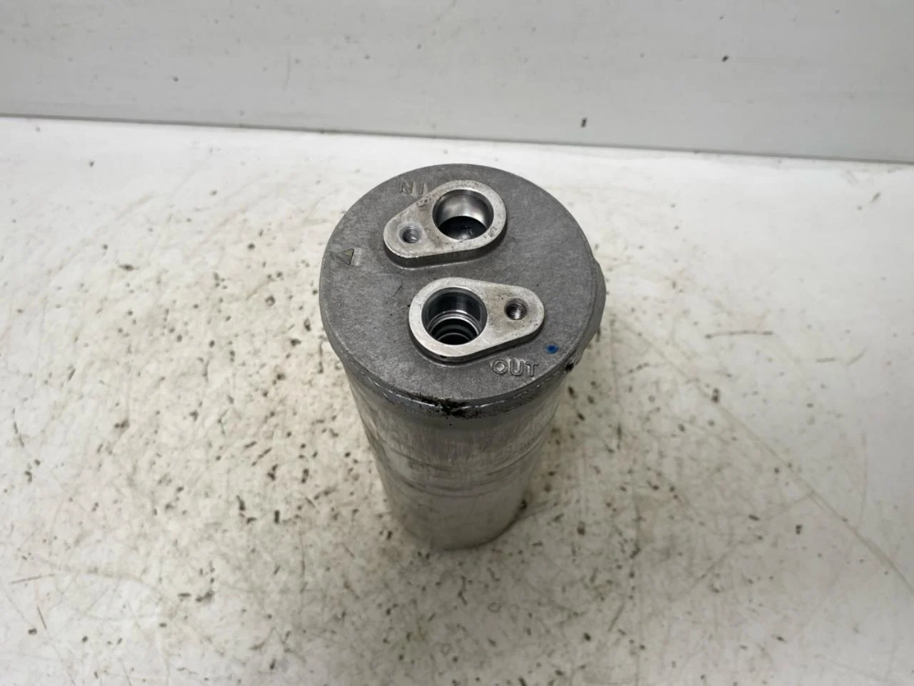 Hongqi E-HS9 2022- Air suspension pressure tank view 2