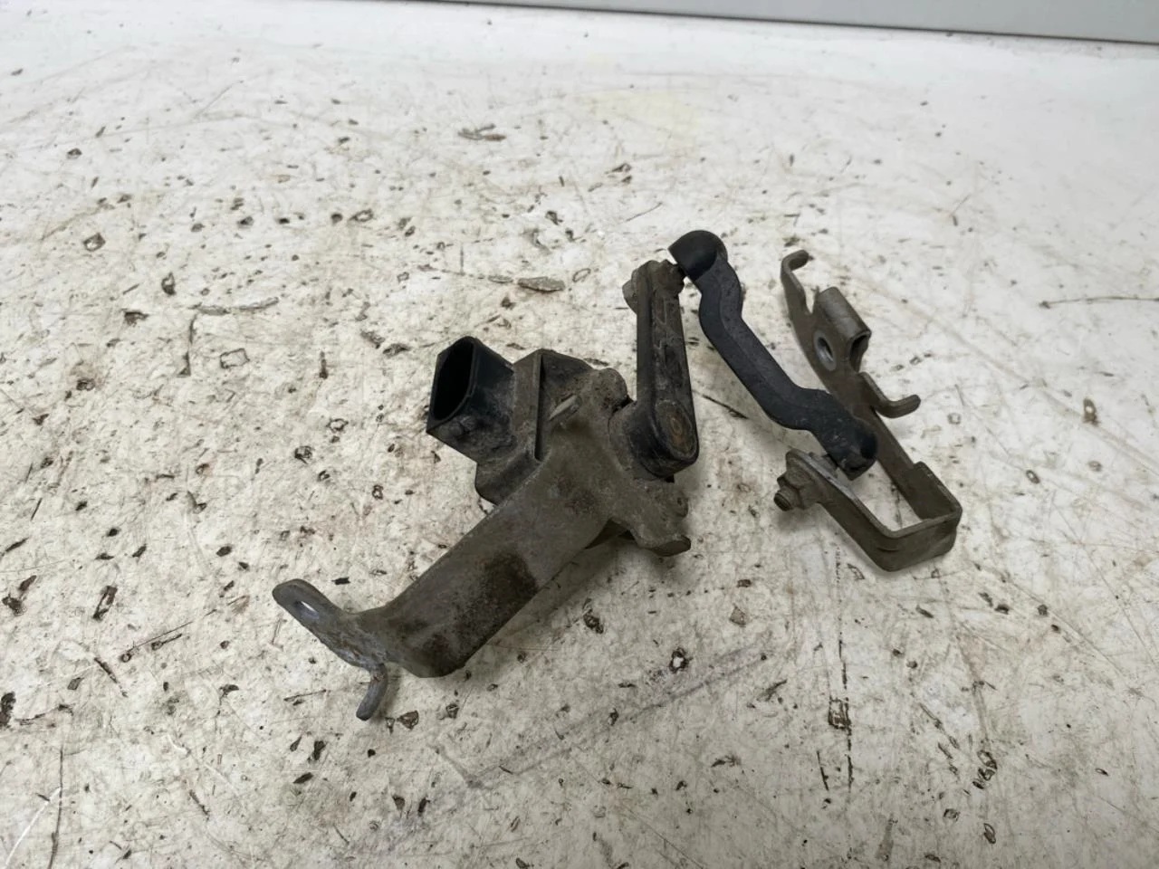 Polestar 2 2020- Level control / air suspension sensor view 2