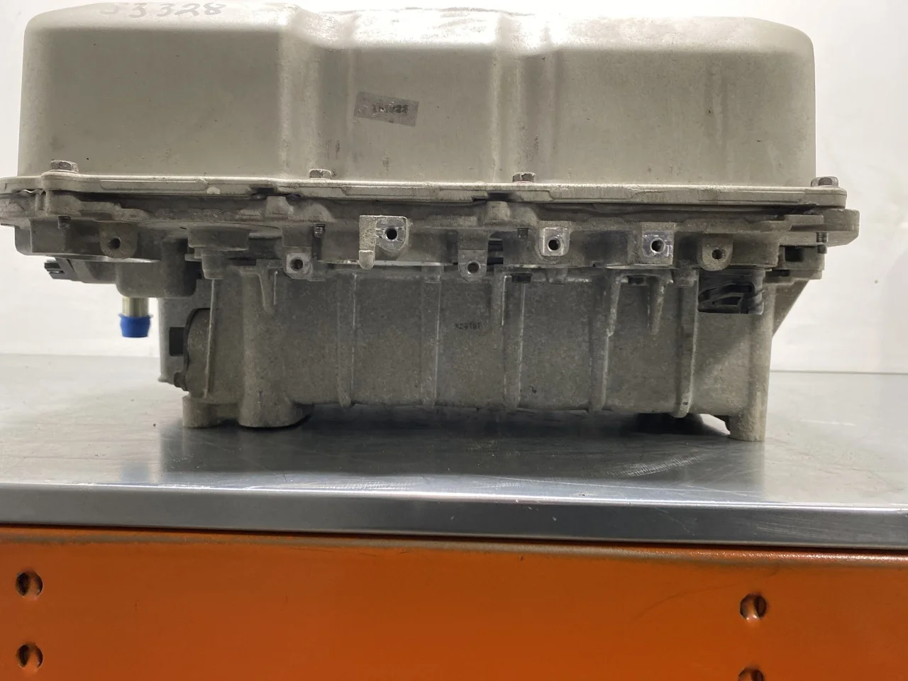 Nissan LEAF 2011-17 Battery charger view 2