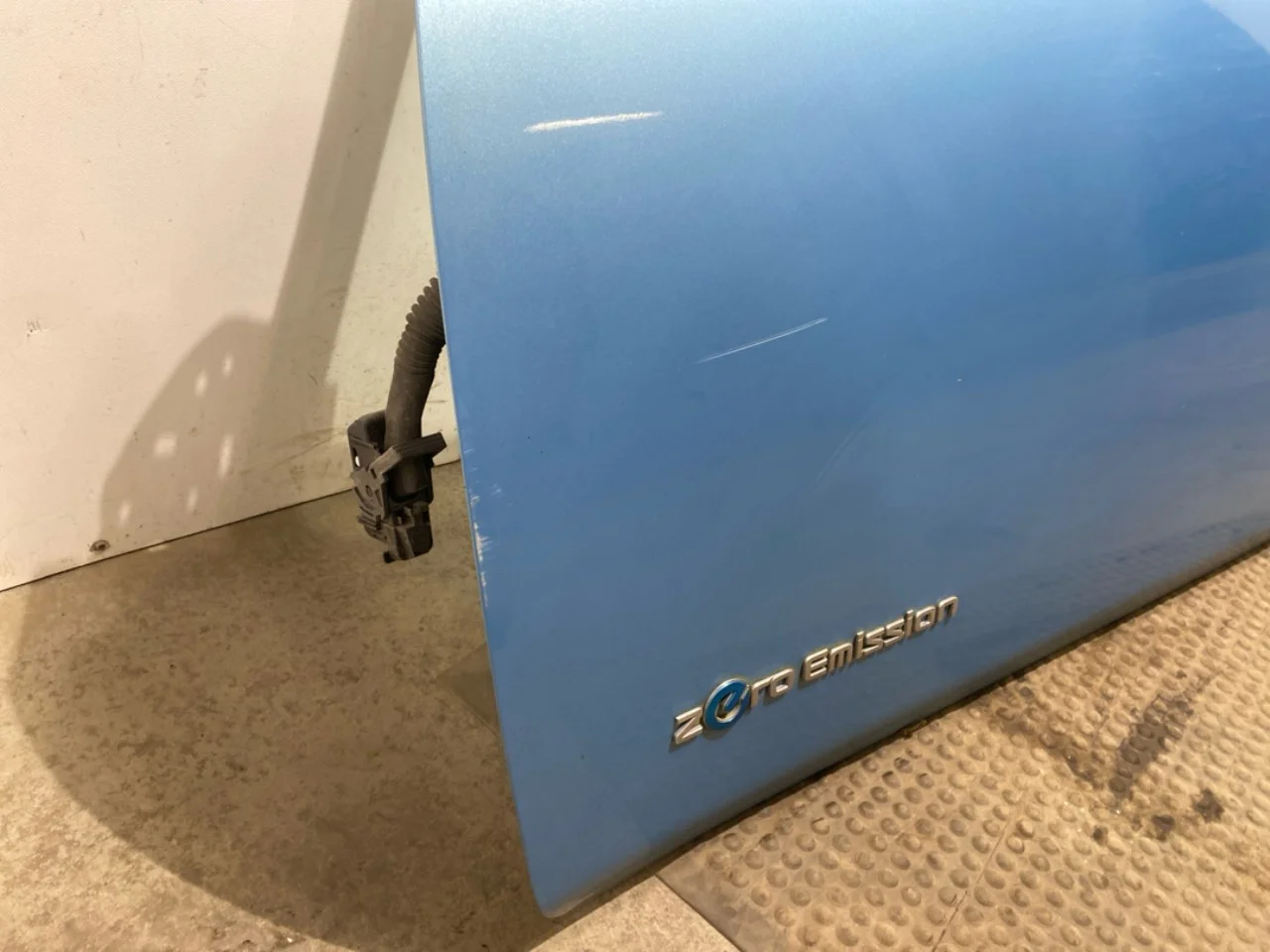 Nissan LEAF 2011-17 Ajtó, 4 ajtós, első, bal nézet 2