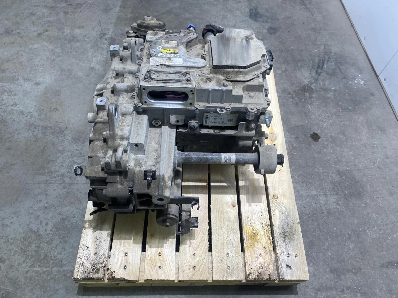 Hyundai IONIQ 5 NE 2022- Rear electric motor view 2