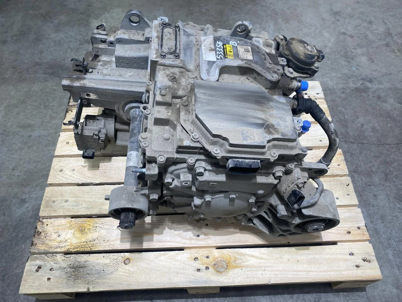 Hyundai IONIQ 5 NE 2022- Rear electric motor view 3