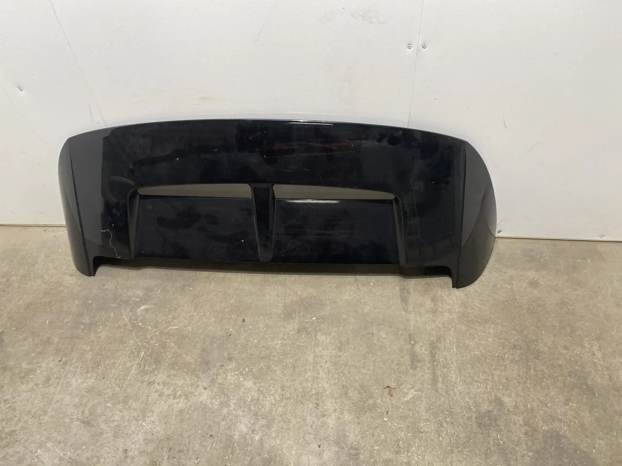 Nissan ARIYA 2021- Spoiler, tailgate