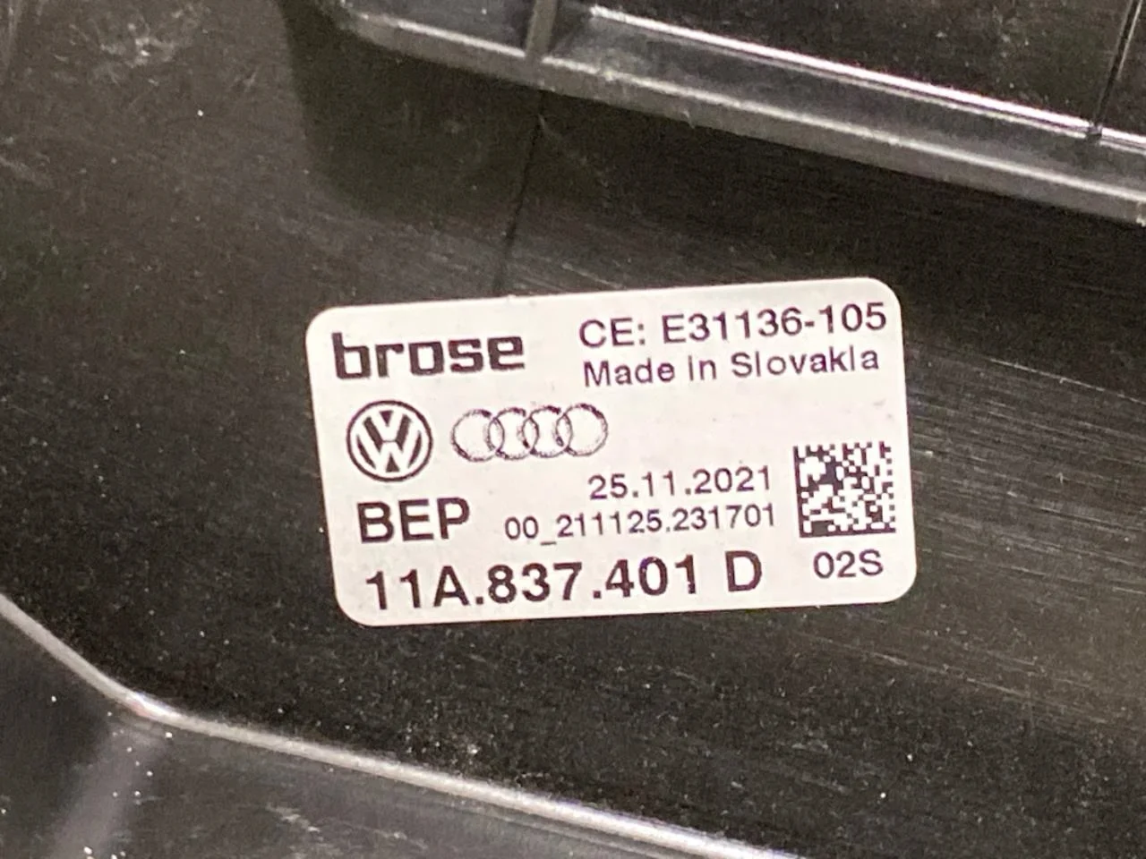 Audi Q4 E-TRON FZ 2021- Electric window regulator, complete view 3