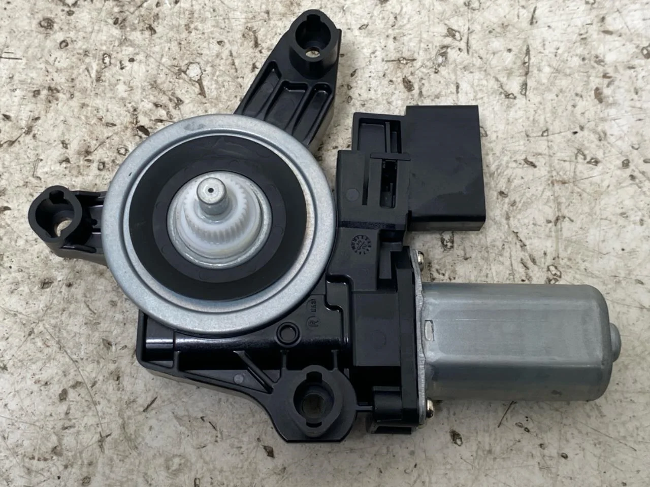 Ablakemelő motor