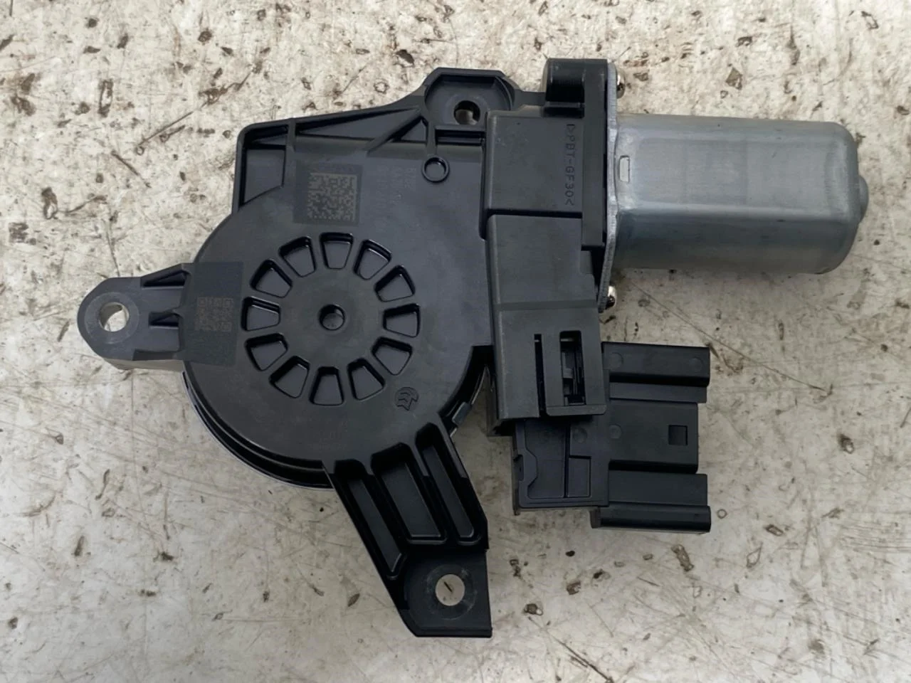 Ablakemelő motor nézet 2