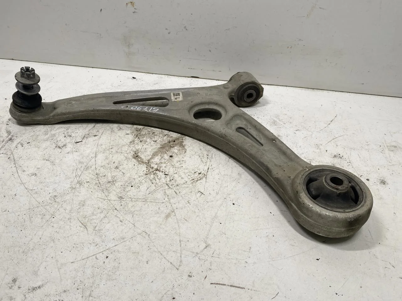 Kia SOUL 2009- Front left control arm
