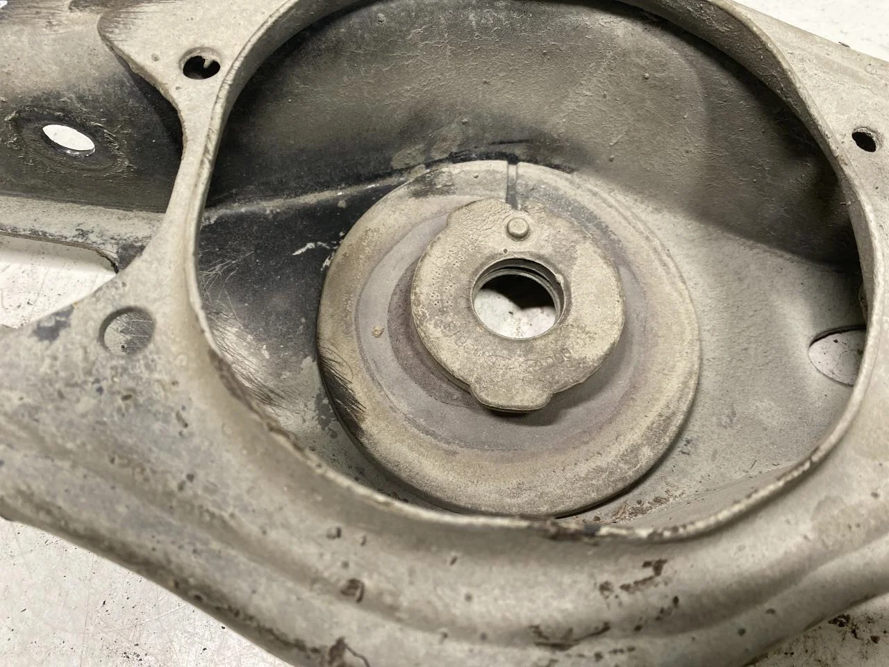 Kia SOUL 2009- Control arm, rear left view 3