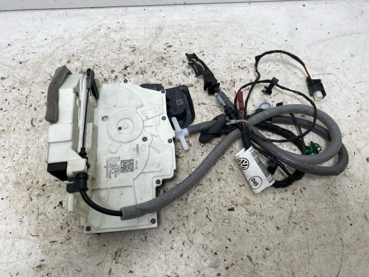 Volkswagen ID.4 2021- Door lock housing view 2
