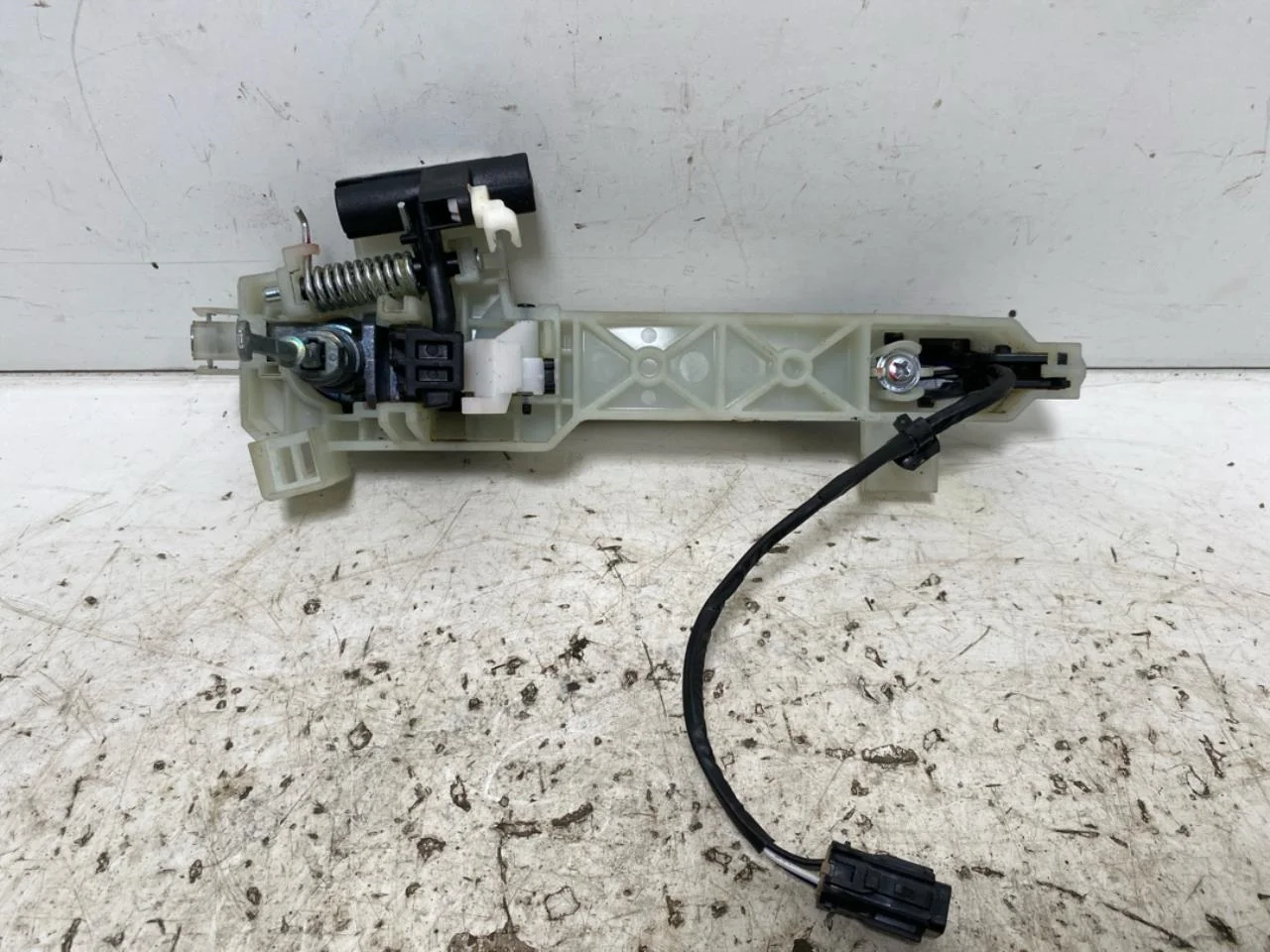 Hyundai KONA / ELECTRIC 2018-23 Left exterior door handle view 2