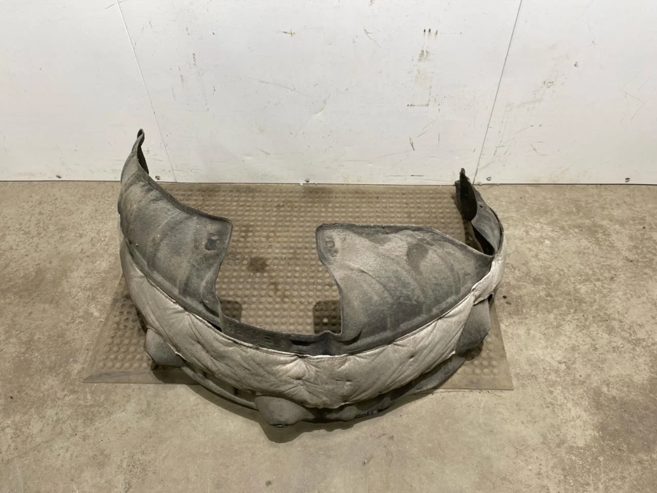Hyundai IONIQ 5 NE 2022- Inner fender liner view 2
