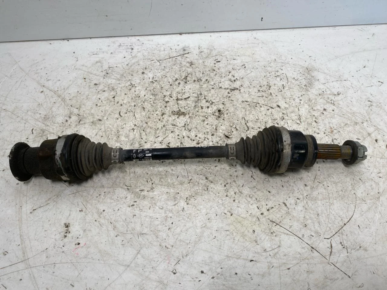 Renault TWIZY Rear right driveshaft view 2