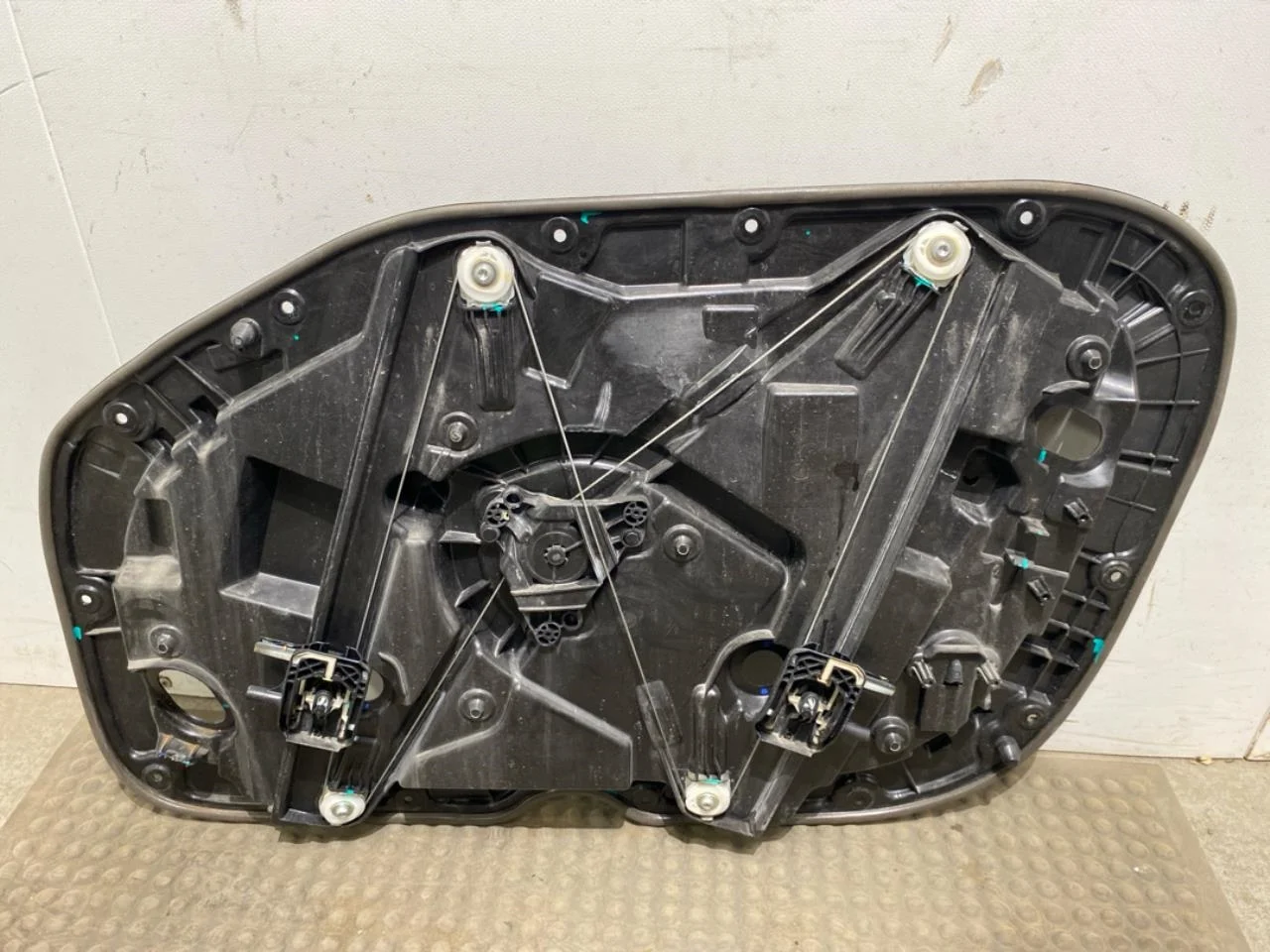 Polestar 2 2020- Electric window regulator, complete view 2