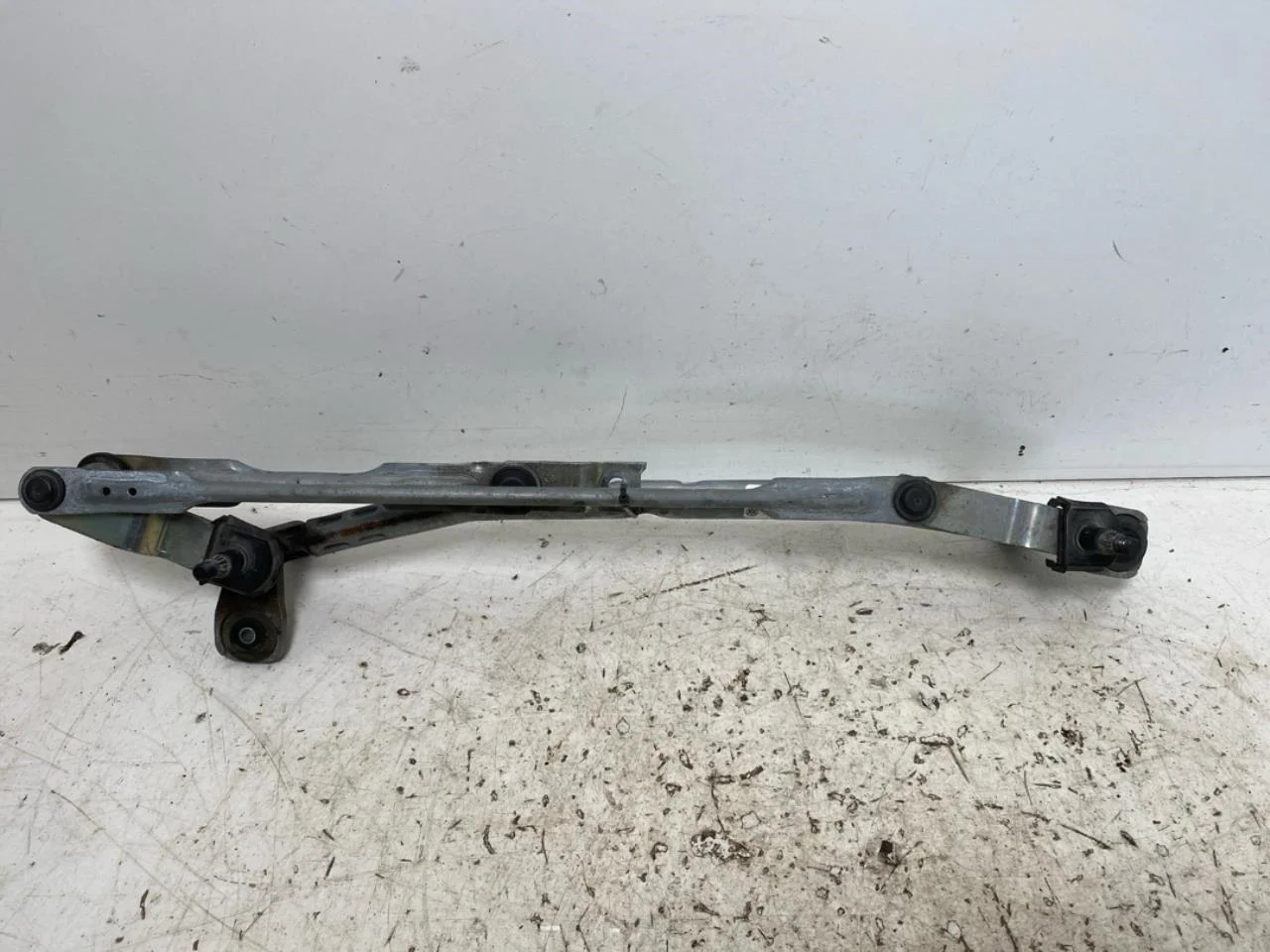 Audi Q4 E-TRON FZ 2021- Windshield wiper linkage view 2