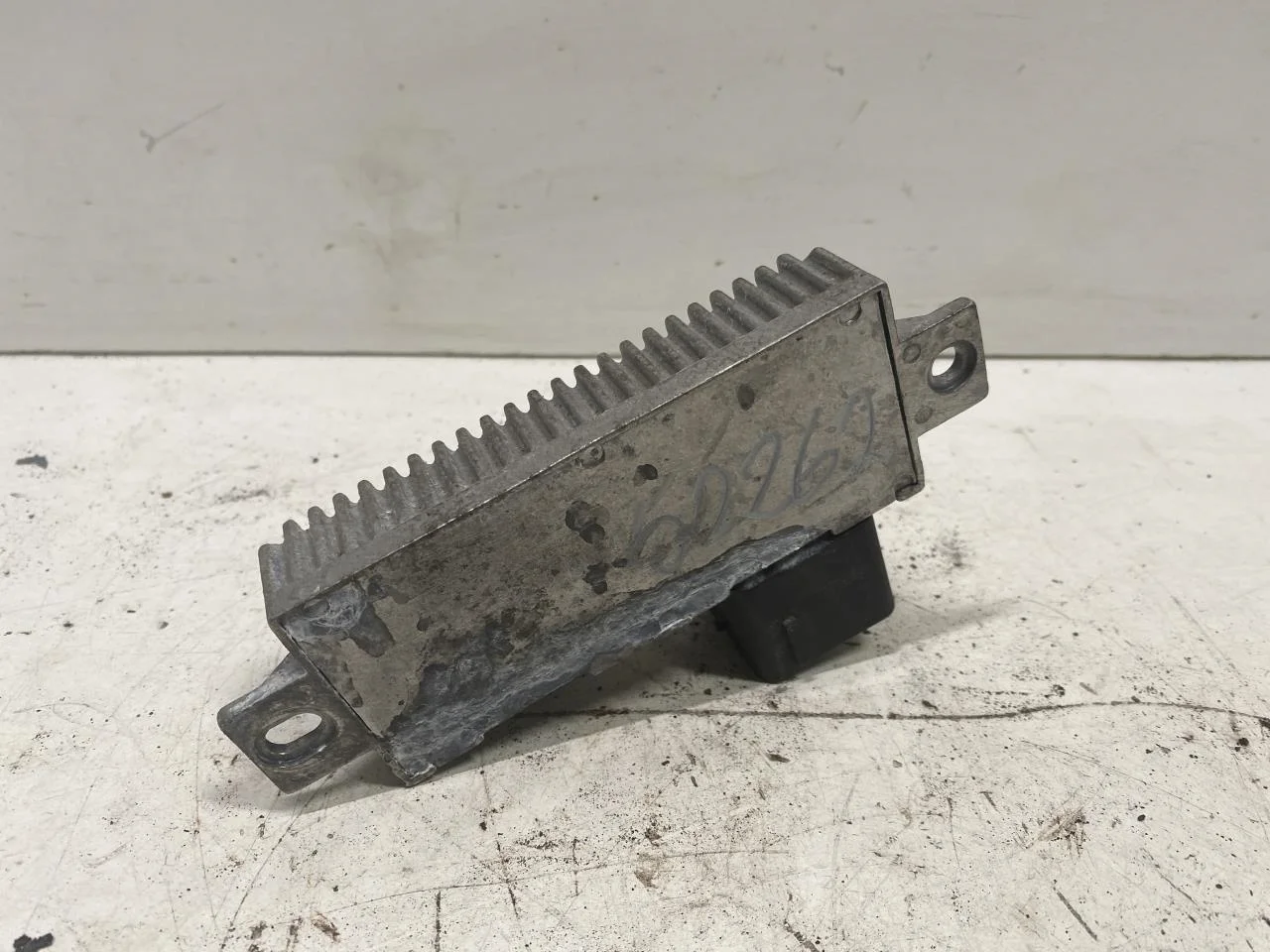 Renault ZOE/E- TECH 2013--> Releu ventilator radiator vedere 2