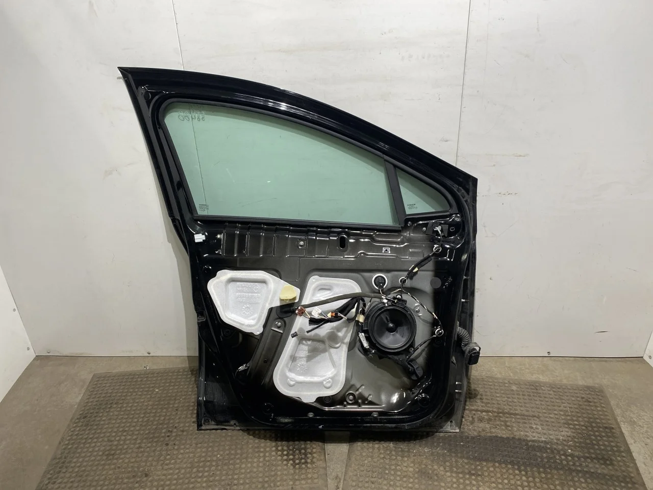 Renault ZOE/E- TECH 2013--> Ajtó, 4 ajtós, első, bal nézet 3