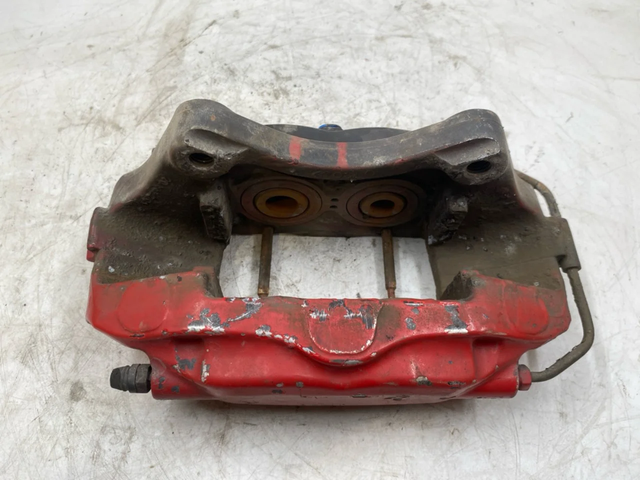 Tesla MODEL S 2013- Rear right brake caliper view 3