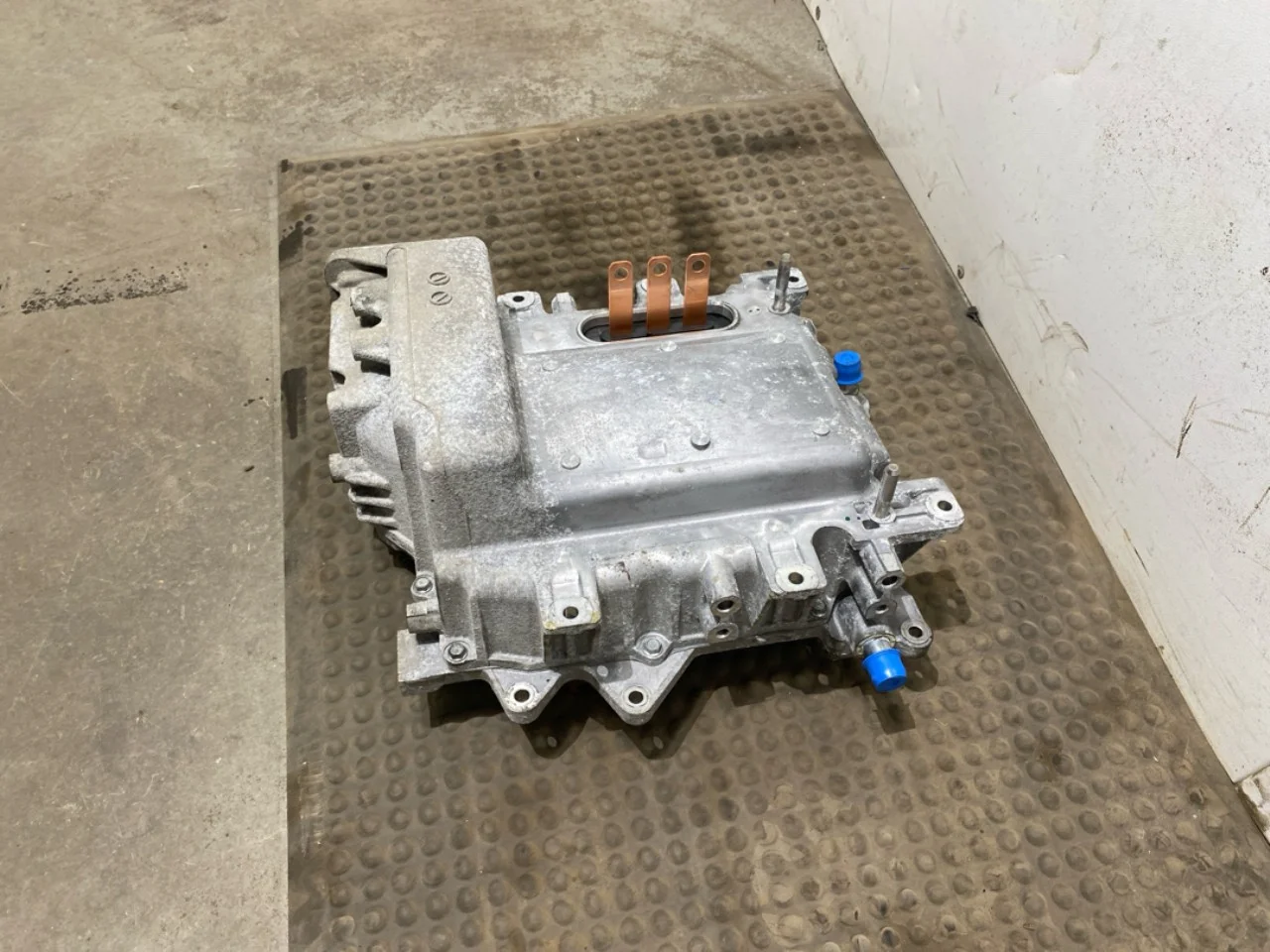 Nissan E-NV200 / EVALIA Invertor, 12-220V vedere 2