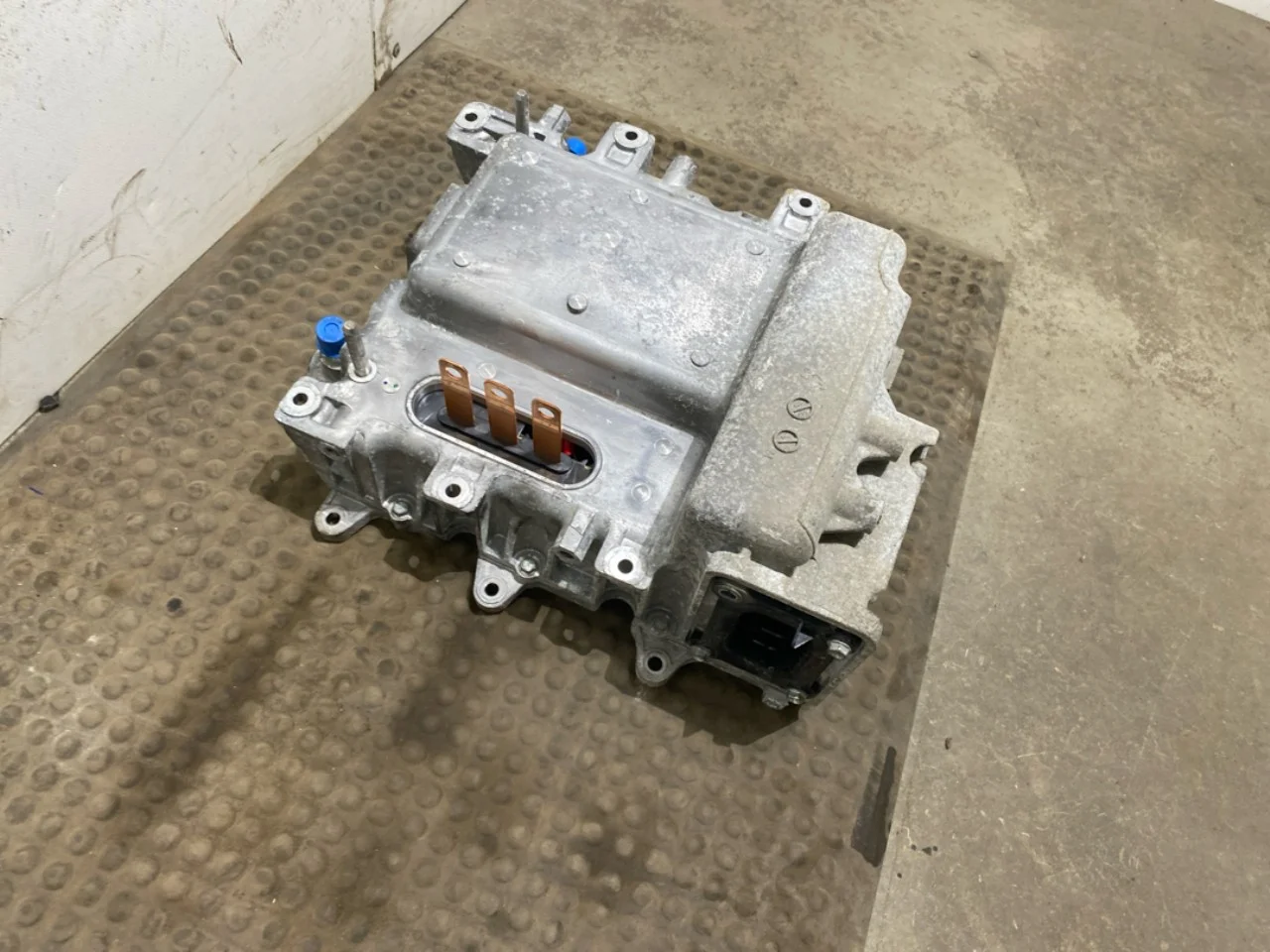 Nissan E-NV200 / EVALIA Invertor, 12-220V vedere 3
