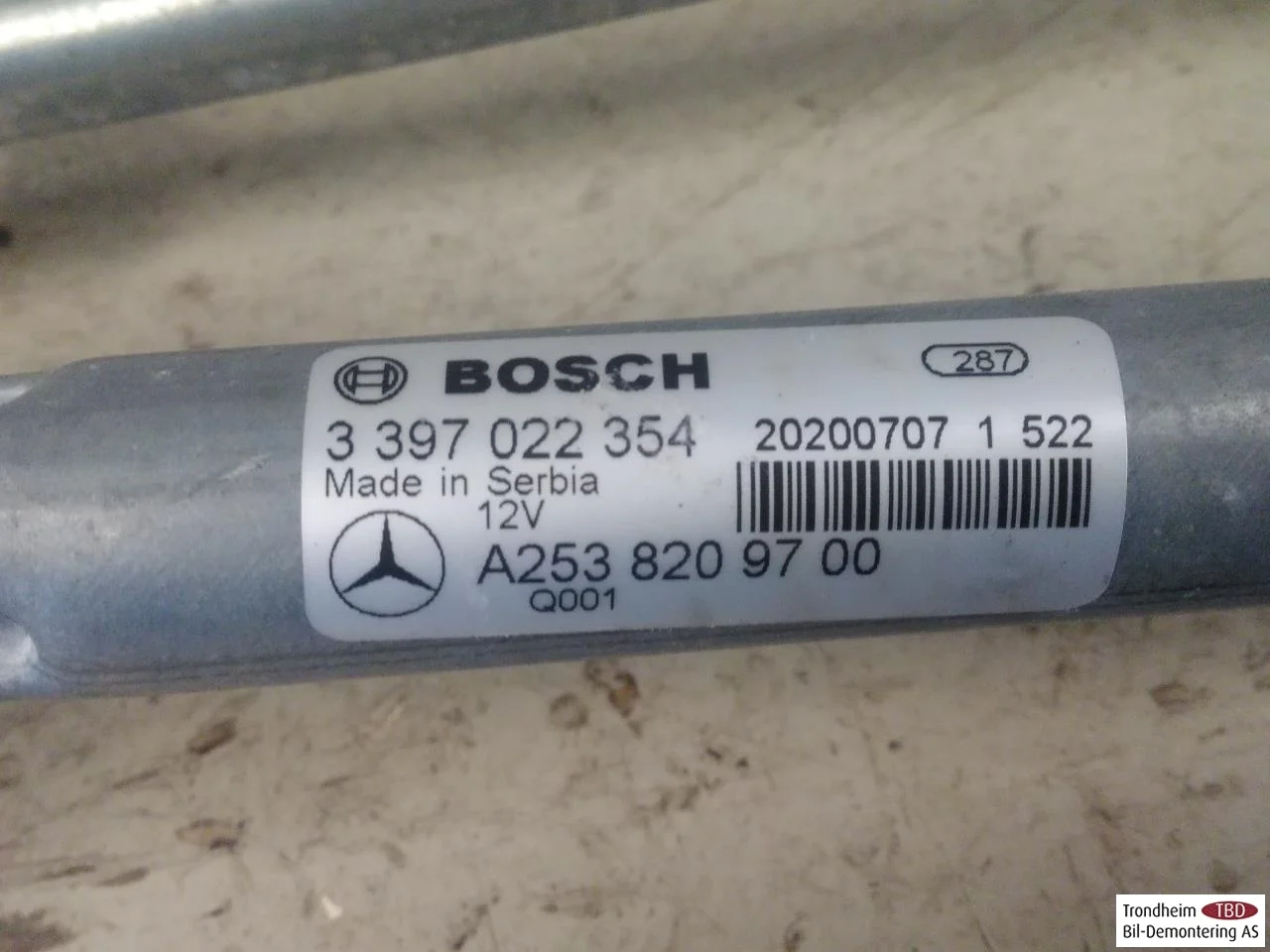Mercedes EQC 2020- Windshield wiper linkage view 3